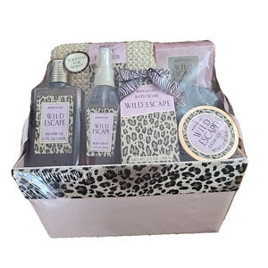 NOS Vintage 90s Body Nature Wild Escape Bath and Body Safari Gift Bath Set